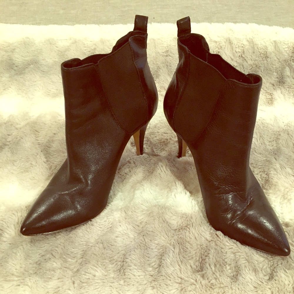 Vince Camuto- Leather Booties Sz 7